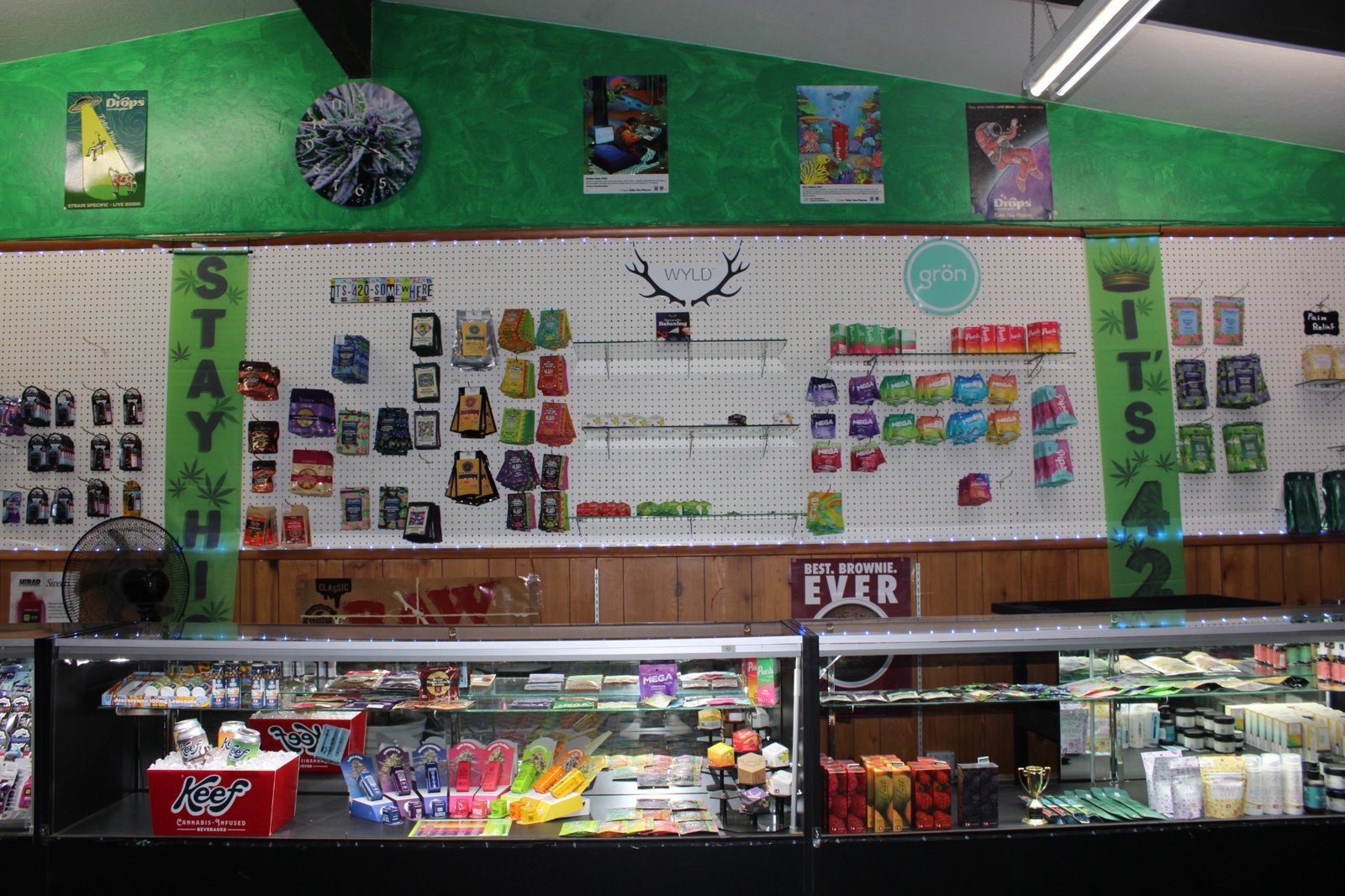 Product shelves and accessories at Stateline Cannabis